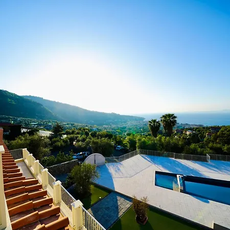 Gialisa Couette-café 4*