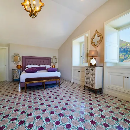 לינה וארוחת בוקר Gialisa 4*