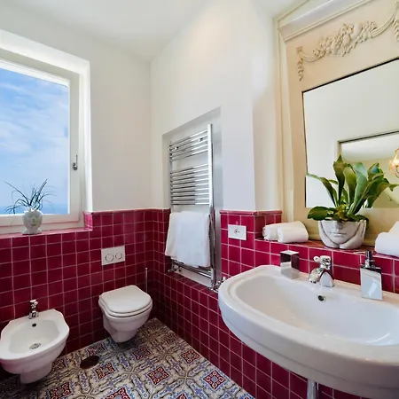 Gialisa לינה וארוחת בוקר 4*